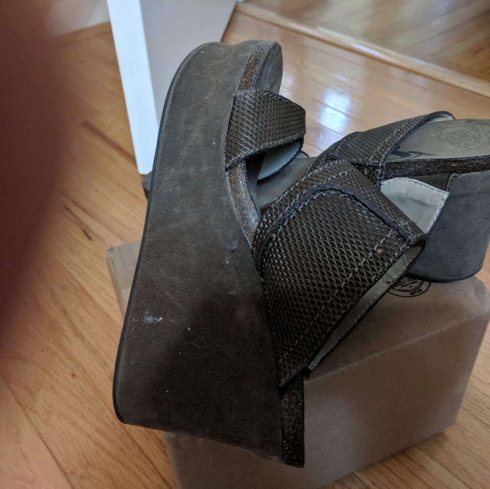 OTBT Wedges